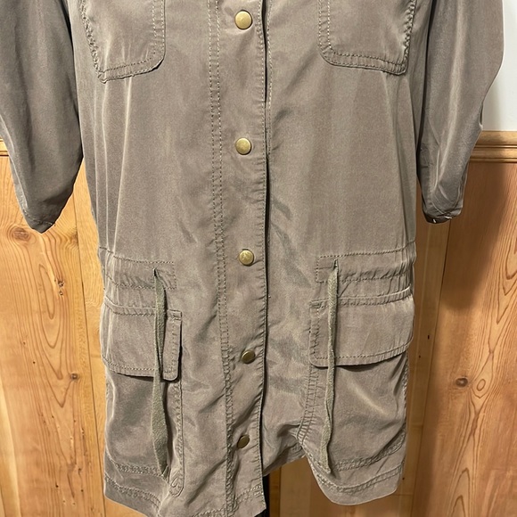 Trouvé Snap-Button Down Top - Picture 2 of 9